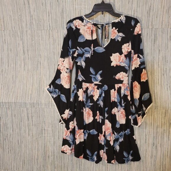NWOT Bongo V Neck Bell Long Sleeve Back Tie Floral Mini Black Dress Size Small - Picture 8 of 12